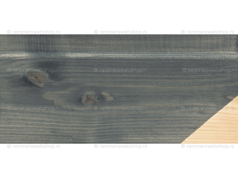 Houten plankje behandeld met Induline LW-717 Grey-Protect in graniet