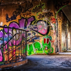 Ongewenste graffiti kan eenvoudig verwijderd worden met graffiti verwijderaar